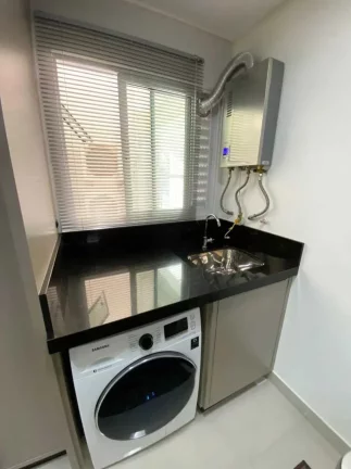 Imagem Apartamento mobiliado com 1 dormitório e 1 vaga de garagem no bairro Ariribá em Balneário Camboriú