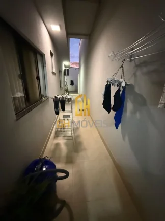 Imagem CA1646Linda casa com 3 quartos sendo 1 suíte localizada no Parque Real A casa possui - 3 quartos se...