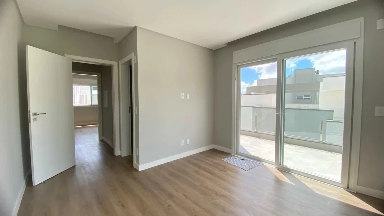 Imagem Casa nova no Condomínio Caledônia com 4 suítes e 4 vagas de garagem em Camboriú SC