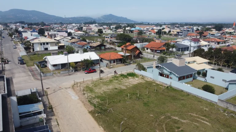 Imagem Terreno à venda no Loteamento Pedra Branca em Garopaba/SC