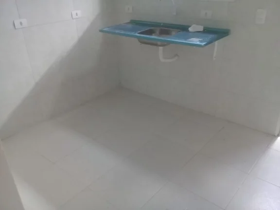 Imagem Sobrado em Condomínio para Locação em Praia Grande-SP, no Balneário Esmeralda: 2 quartos, 1 banheiro, 1 vaga, 60m².