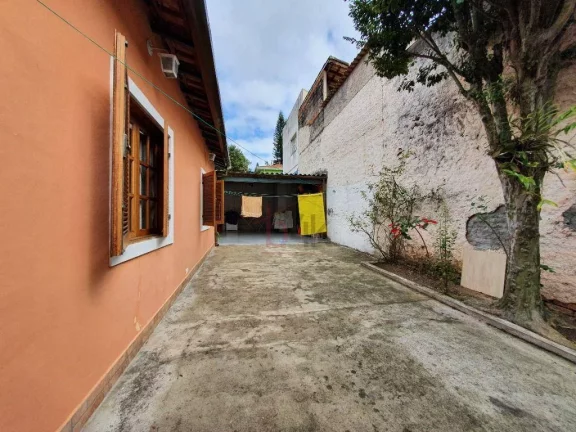 Imagem Casa em Vila à venda, térrea, Campo Belo 3 quartos, quintal com possibilidade de jardim, piscina, churrasqueira entre outros. 5 vagas de garagem.