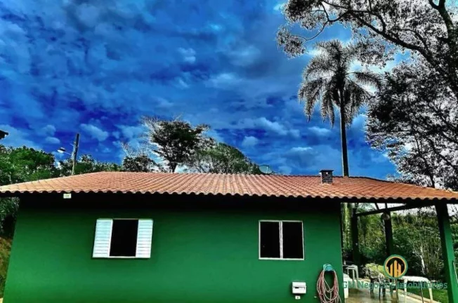 Imagem Chácara com lago e piscina 2 casas 2.700m2 de área a apenas 50km de SP