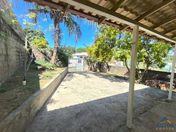Imagem Casa Linear com 2 Quartos à Venda no Bairro Perocão - Guarapari/ES