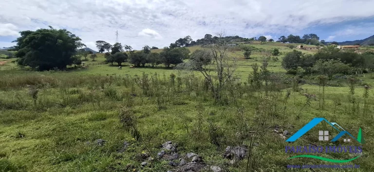 Imagem Refúgio Natural em Paraisópolis: Terreno Exclusivo com 5 Fontes de Água!
