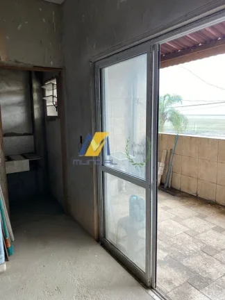 Imagem Vendo Sobrado em São Bernardo do Campo, Demarchi