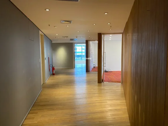 Imagem Sala Comercial na Vila Cordeiro com 2.137,40 m² de Área