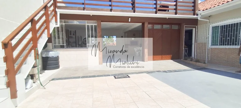 Imagem Encantadora Casa 4 Quartos em Biguaçu
