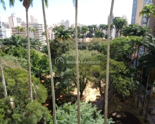Imagem Amplo e iluminado apartamento com 3 + 1 dormitórios com armários embutidos, sendo 1 suíte. A sala...