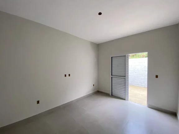 Imagem Casa à venda com 2 domitórios com suíte, próximo de tudo!