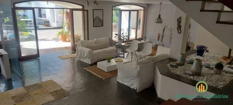 Imagem Casa com 5 suítes amplas, em Vila Fechada segurança 24h