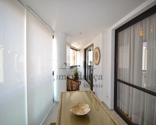 Imagem Apartamento na Pompéia com 3 suites e 4 vagas, 178m²