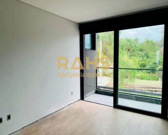 Imagem Lindo geminado de alto padrão no Condomínio Santos Dumont Este imóvel é para você, que busca um...