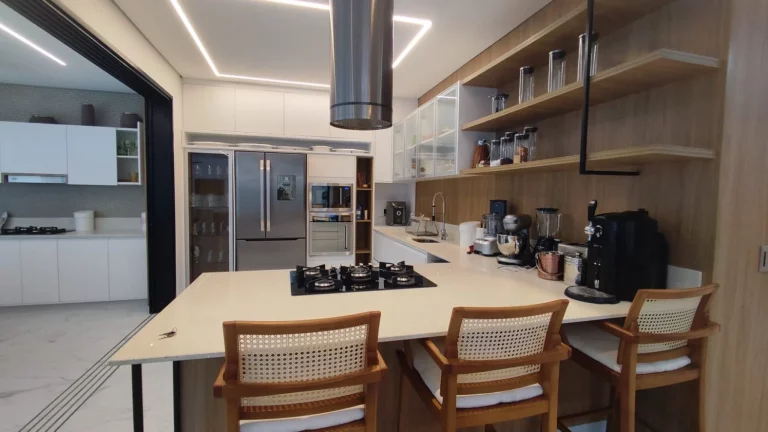 Imagem Casa de Luxo à Venda em Riviera de São Lourenço Módulo 24 - 5 Quartos, 5 Suítes, 3 Salas, 4 Vagas de Garagem