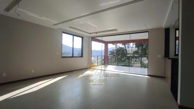 Imagem Casa em Condomínio para Venda em Teresópolis / RJ no bairro Vargem Grande