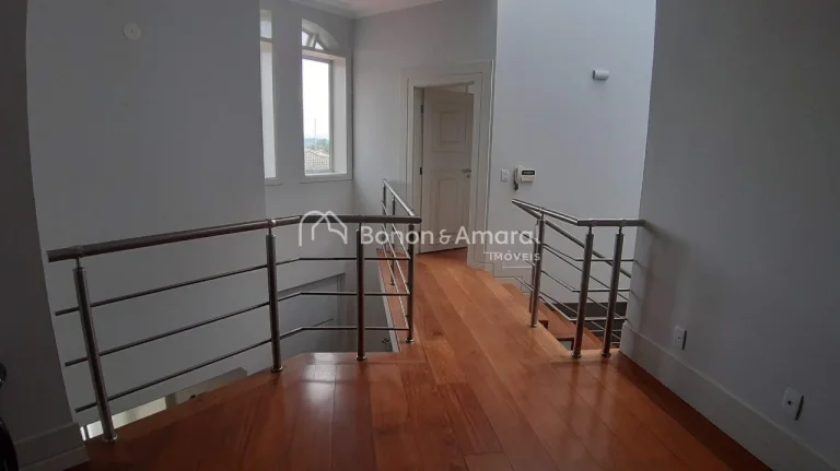 Imagem Em um terreno de 1.909m² e com 750m² de construção, esta imponente propriedade oferece conforto ...