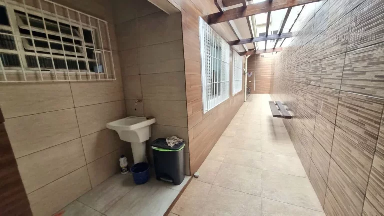 Imagem Casa espetacular à uma quadra da praia com dois quartos sendo uma suíte