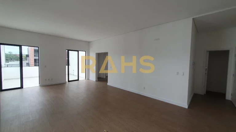 Cobertura nova no bairro Anita Garibaldi, com 136 m² sendo 3 suítes e mais 3 vagas de garagem. Inf...