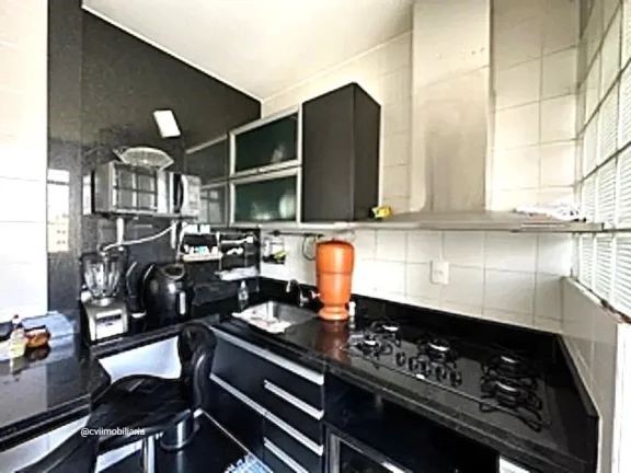 Imagem Vendo apartamento de 3 quartos , 2 vagas cobertas de garagem, suíte e banho social com armários em...