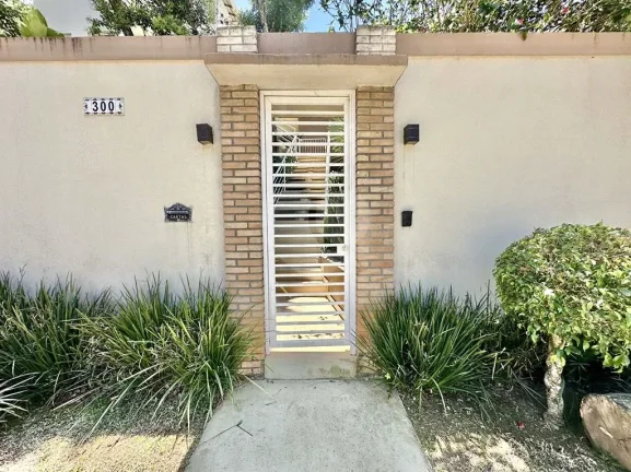 Imagem Casa à venda com 4 quartos, sendo 3 suítes, no condomínio Vilarejo, Carapicuíba - SP