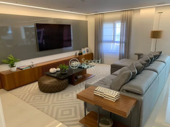 Imagem Lindo apartamento, 156 metros, 03 Suítes, 03 vagas de garagem, depósito. Muito amplo com bastante ...