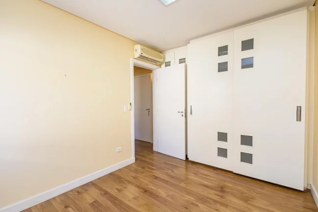 Imagem Casa em Condomínio de 4q. em Campo Comprido