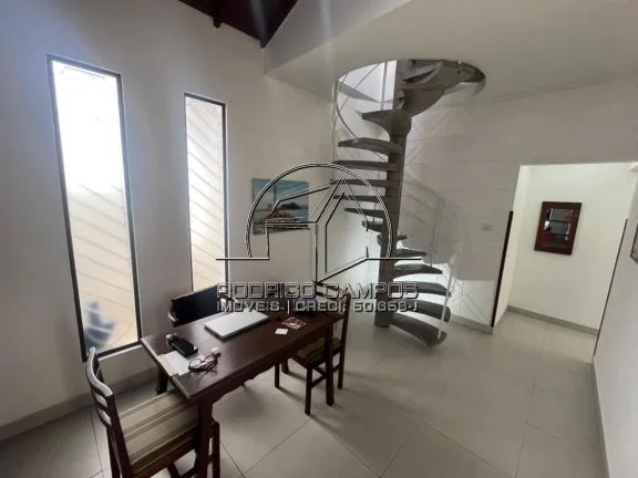 Imagem Espaçosa Casa Sobrado com Piscina à Venda no Aviação - Praia Grande