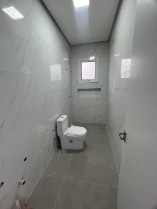 Imagem Casa de 3 quartos sendo um suine no Bosque dos Ipes