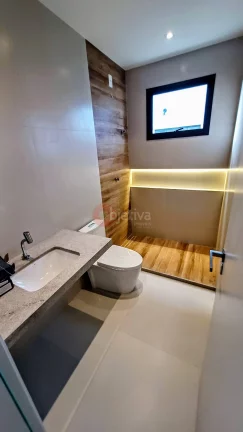 Imagem Casa nova em condomínio com acabamento fino a venda em São Pedro da Aldeia.