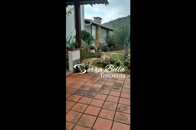 Imagem Casa com 3 dormitórios à venda, 344 m² por R$ 990.000,00 - Albuquerque - Teresópolis/RJ