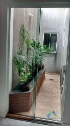 Imagem DIADEMA Sobrado recém reformada, 125M², edícula, 3 dormitórios, 4 vagas, ótima localização e valor