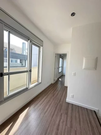 Imagem Apartamento com 2 dormitórios sendo 2 suítes e 2 vagas de garagem, Bairro Canto em Florianópolis/SC