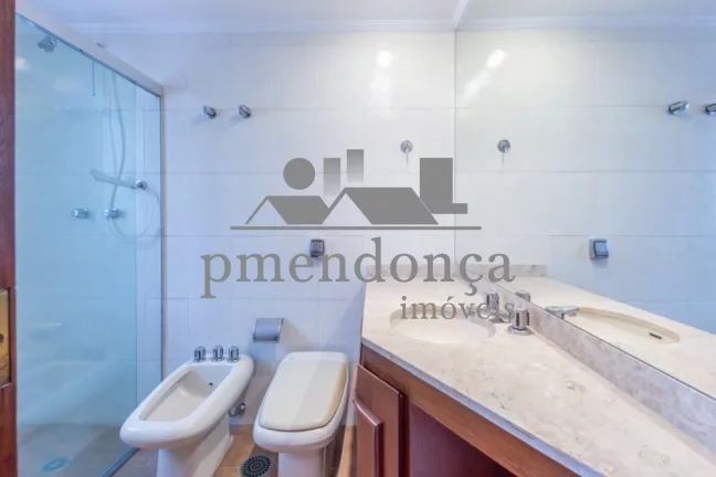Imagem Apartamento alto padrão em Higienópolis com 230m², 3 suites e 3 vagas.