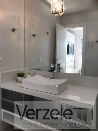 Imagem Apartamento 4 ou + dormitórios para Venda em Balneário Camboriú / SC no bairro Centro