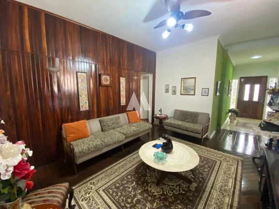 Imagem Casa com 8 quartos e 11 banheiros em Santos