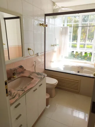 Imagem Mansão Exclusiva em Condomínio com Campo de Golfe e Valor Histórico Único