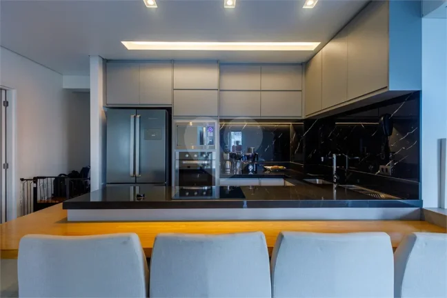 Imagem Apartamento à venda com 3 quartos, sendo 1 suíte, no condomínio Vn Capote Valente, São Paulo - SP