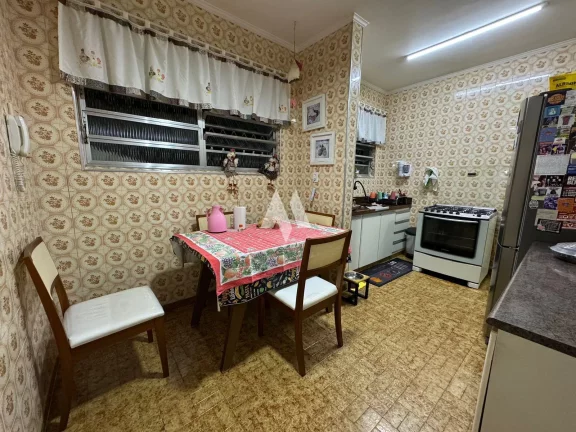 Imagem Sobrado com 3 quartos á venda em Santos