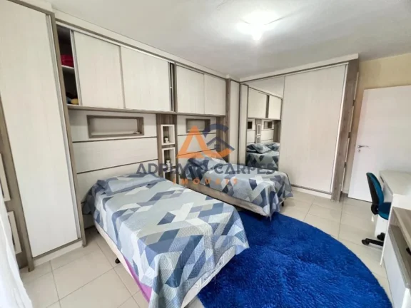 Imagem Aluguel de temporada de casa de praia com 2 dormitórios sendo 1 suíte, sacada com churrasqueira e 2 vagas de garagem, muito bem localizada no bairro Gravatá em Navegantes- SC