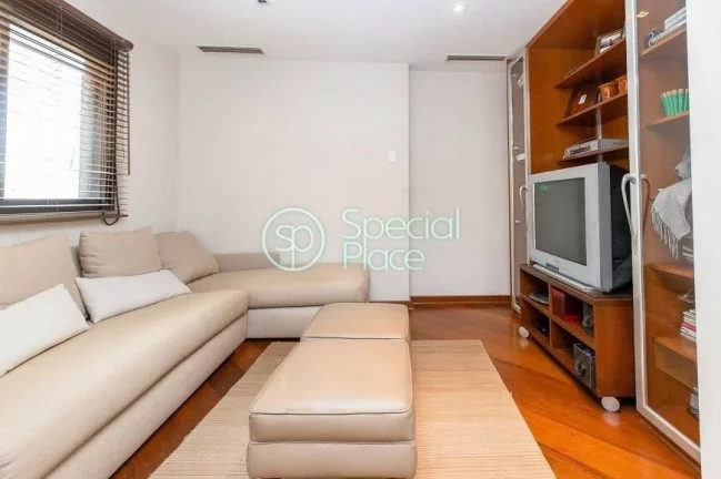 Imagem Prédio cobiçado em Moema Pássaros 220 metros 4 dormitórios 3 suítes copa e cozinha quarto e ban...