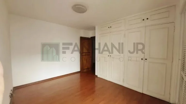 Imagem Imperdível oportunidade: Apartamento de 3 quartos no Jardim Paulista, São Paulo - SP, com 240m² e 2 vagas de garagem. Venha conferir!