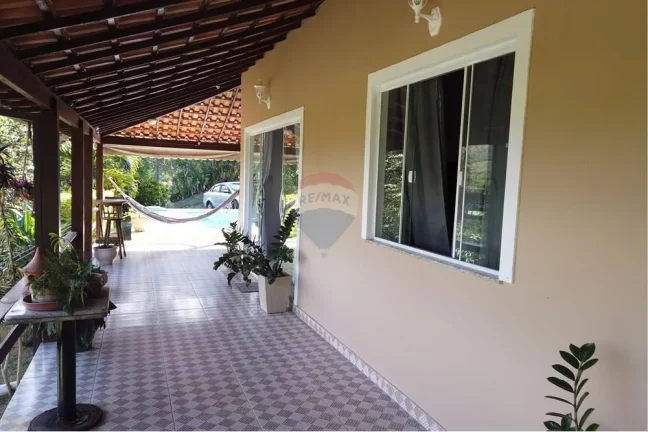 Imagem Sítio com três dormitórios e piscina em Saquarema.
