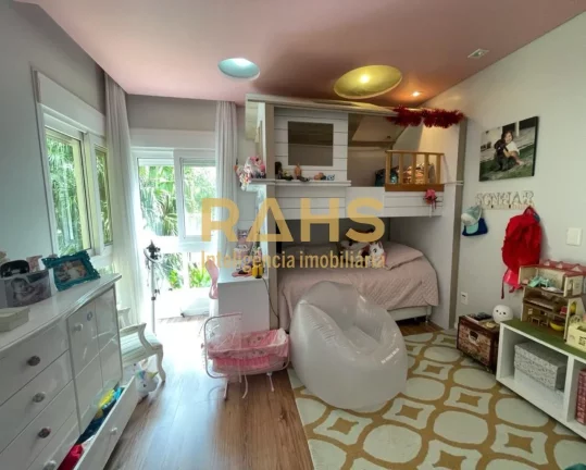 Imagem Linda casa com piscina e pista de skate no bairro São Marcos. Se tem algo que esse momento de pande...