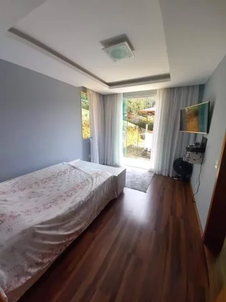 Imagem LINDA CASA A VENDA EM CONDOMINIO FECHADO - NOVA FRIBURGO.