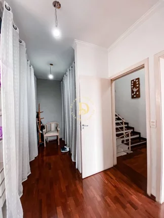 Imagem Casa - Jardim Esplanada - São José dos Campos - 4 Dormitórios ( 1 suíte ) - 300