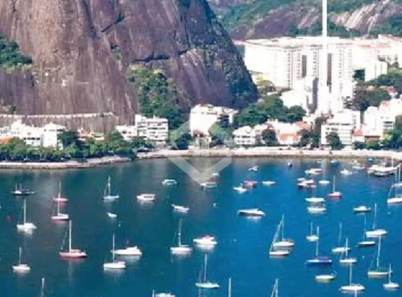 Imagem Rara Cobertura na Urca, aos pés do Pão de Açúcar e vista Mar