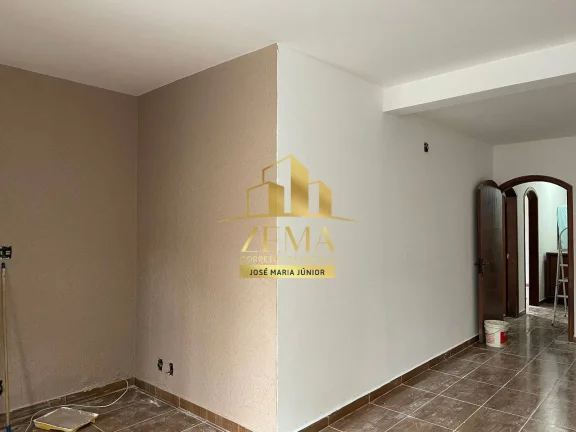 Imagem Sobrado com 363 m2, 03 suites, varias vagas de garagem, piscina.