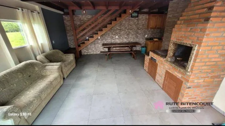 Imagem Excelente Casa em Alvenaria com Laje Mobiliada - Bairro Costeira
