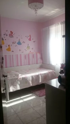 Imagem Sobrado com 3 Quartos e 4 banheiros 3 vagas à Venda, 211 m² por R$ 780.000
