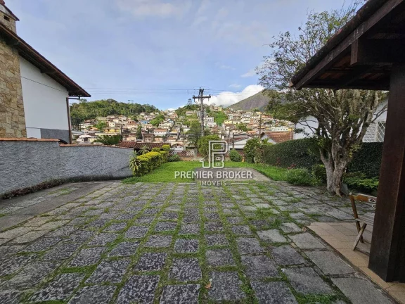 Imagem Casa à venda, 238 m² por R$ 1.200.000,00 - Tijuca - Teresópolis/RJ